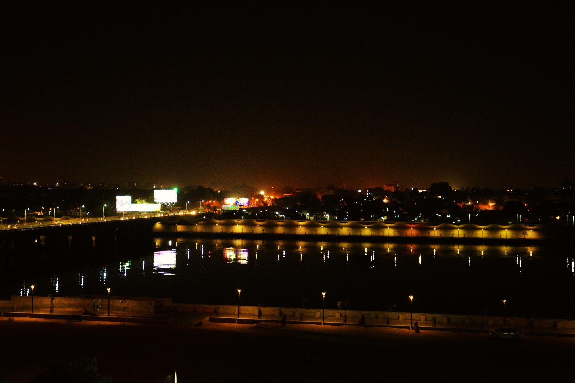Hotel Sahaj Palace Ahmedabad Ngoại thất bức ảnh