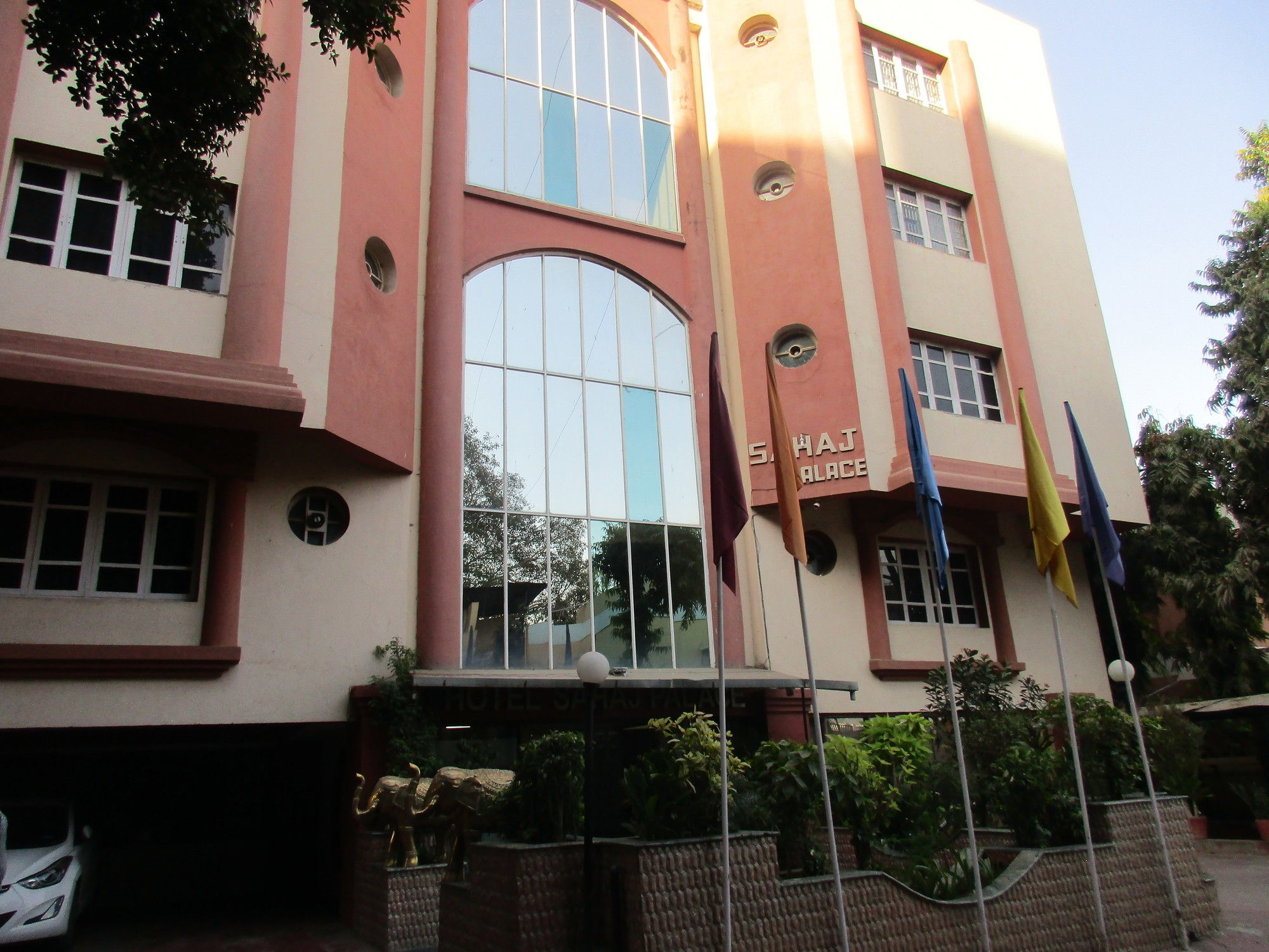 Hotel Sahaj Palace Ahmedabad Ngoại thất bức ảnh